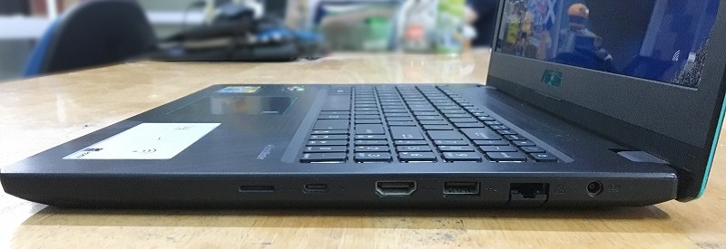 Asus Vivobook X570 AMD Ryzen 5